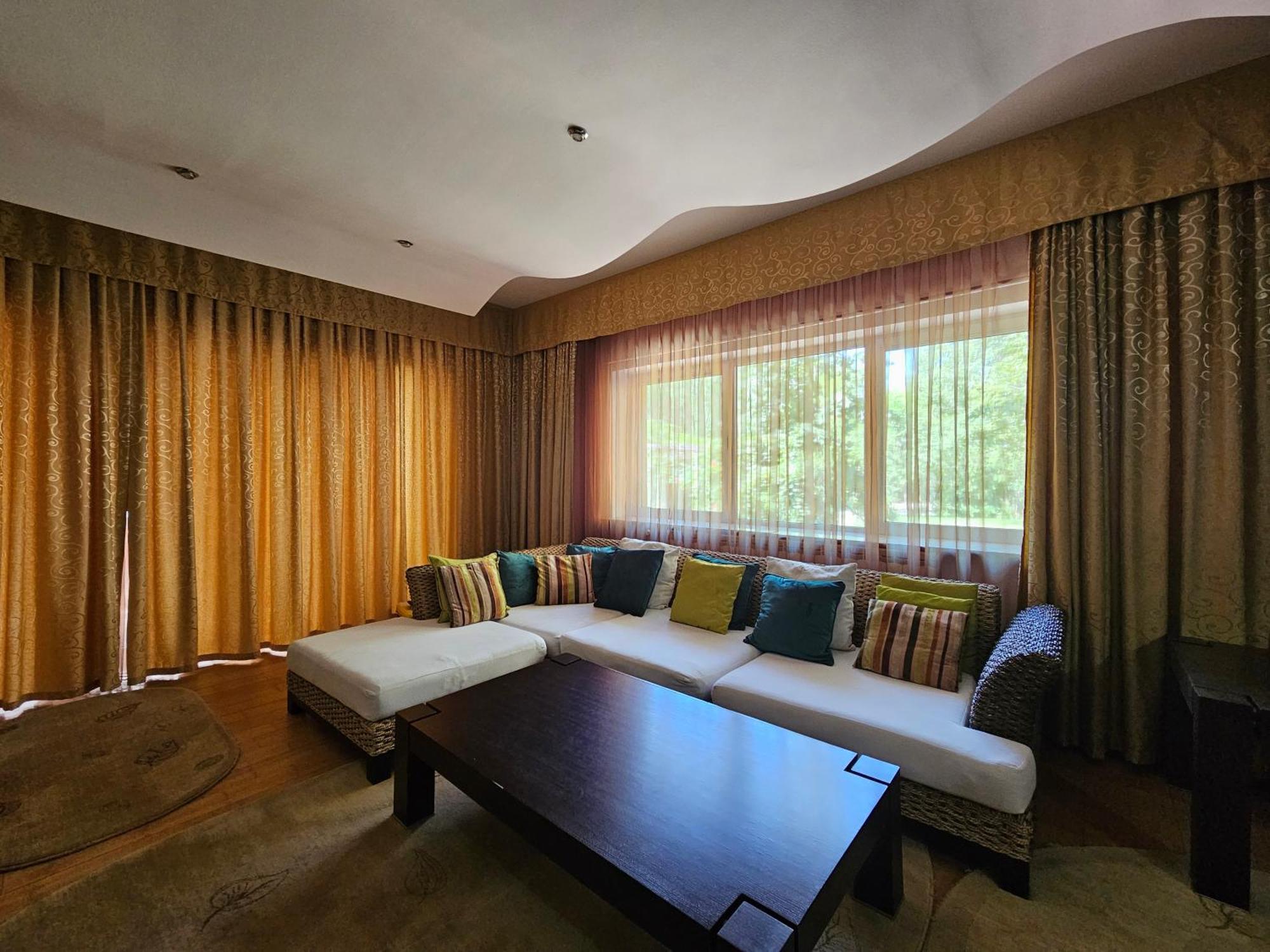 Simple Villa Rooms National Arena Self Check In Бухарест Екстер'єр фото